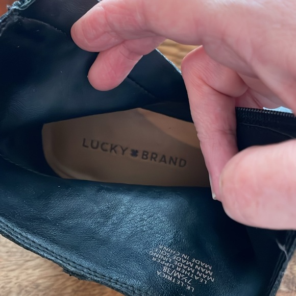 Lucky Brand black pointed toe low bootie women’s size 7 1/2 with brown h… - Picture 8 of 12